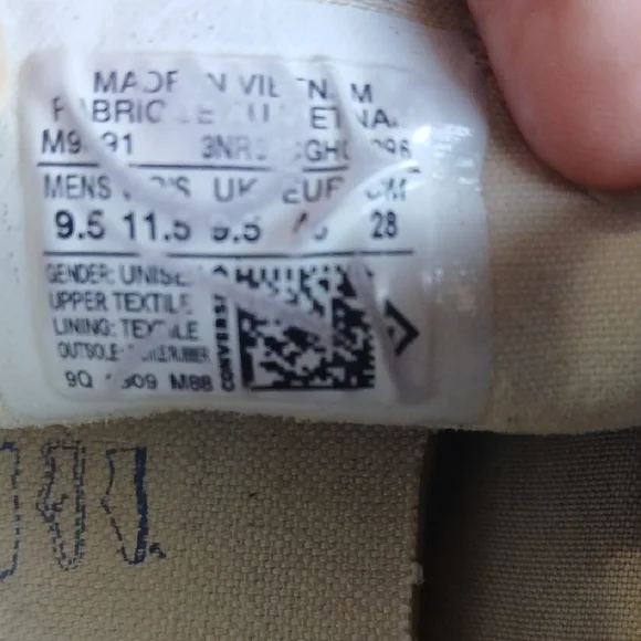 Converse Burgundy Low-Top Sneakers - Picture 8 of 9